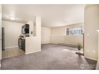 Photo #3: 1041607 Listing