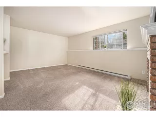 Photo #5: 1041607 Listing