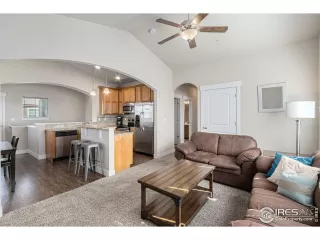 Photo #6: 1041624 Listing