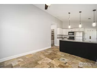 Photo #3: 1041664 Listing