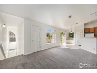 Photo #3: 1041675 Listing