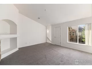 Photo #5: 1041675 Listing