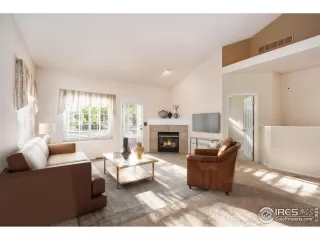 Photo #2: 1041698 Listing