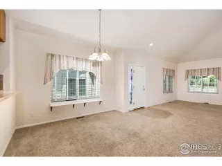 Photo #4: 1041698 Listing