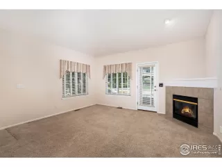 Photo #6: 1041698 Listing