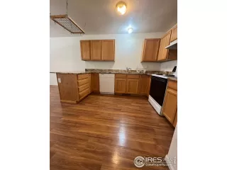 Photo #3: 1041717 Listing