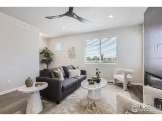 Photo #2: 1041732 Listing 