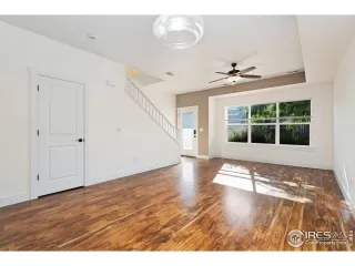 Photo #5: 1041783 Listing