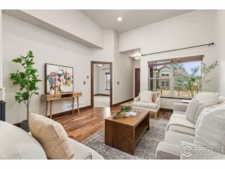 Photo #4: 1041813 Listing 