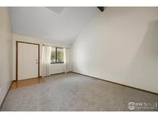 Photo #3: 1041821 Listing