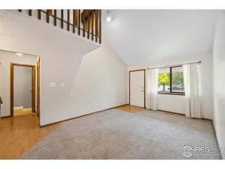 Photo #4: 1041821 Listing