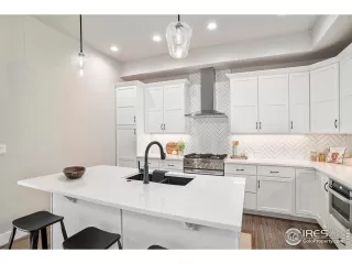 Photo #6: 1041883 Listing 