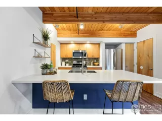 Photo #2: 1041928 Listing 