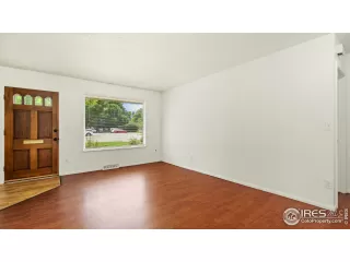 Photo #4: 1041966 Listing