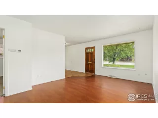 Photo #5: 1041966 Listing