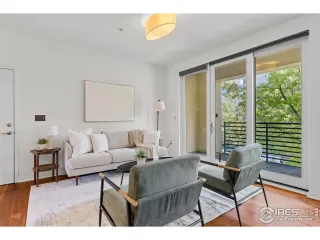 Photo #4: 1042057 Listing