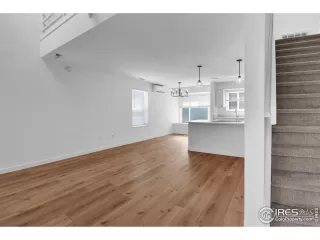 Photo #4: 1042075 Listing