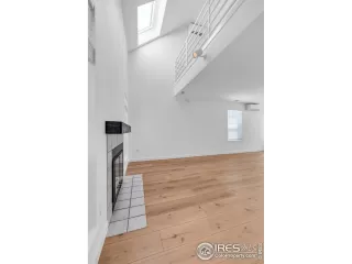 Photo #6: 1042075 Listing