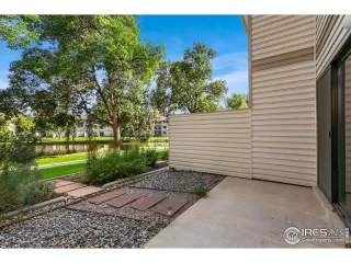 Photo #3: 1042082 Listing