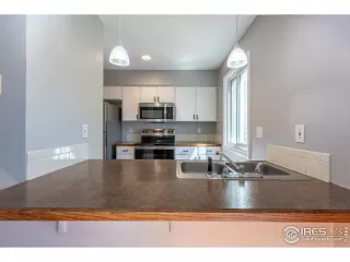 Photo #3: 1042107 Listing