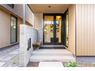 Photo #2: 1042113 Listing