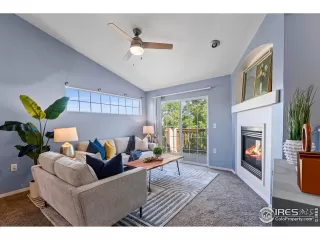 Photo #3: 1042116 Listing