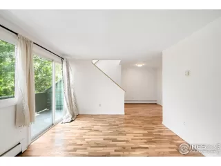 Photo #2: 1042134 Listing