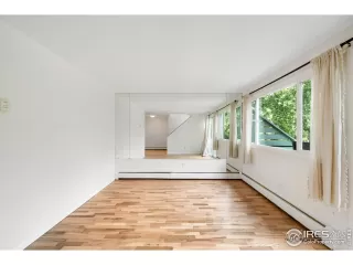 Photo #4: 1042134 Listing