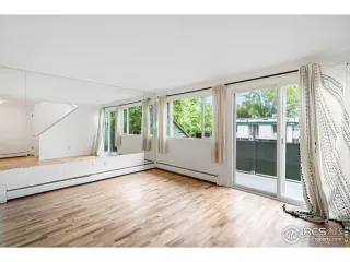 Photo #5: 1042134 Listing