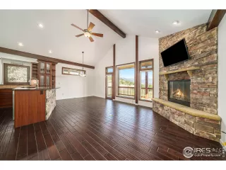 Photo #4: 1042143 Listing