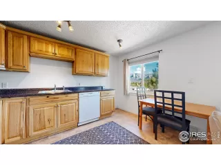 Photo #4: 1042196 Listing