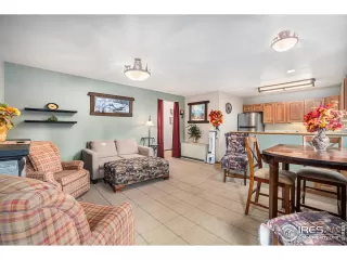 Photo #4: 1042212 Listing