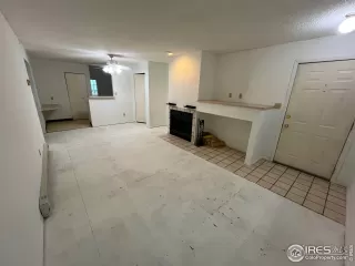 Photo #2: 1042245 Listing