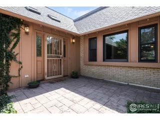 Photo #3: 1042282 Listing