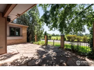 Photo #5: 1042282 Listing
