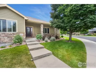 Photo #2: 1042317 Listing