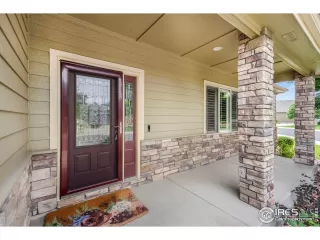 Photo #3: 1042317 Listing