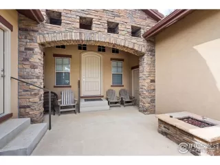 Photo #2: 1042328 Listing