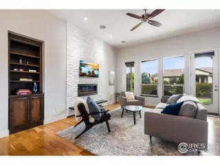 Photo #4: 1042328 Listing