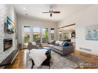 Photo #5: 1042328 Listing