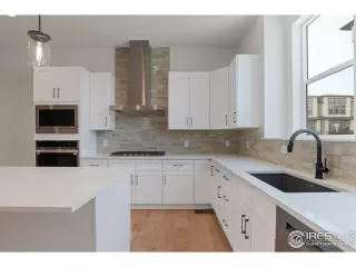 Photo #1: 1042351 Listing 