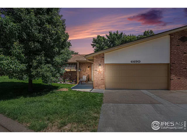 MLS: 1042377 Condo For Sale