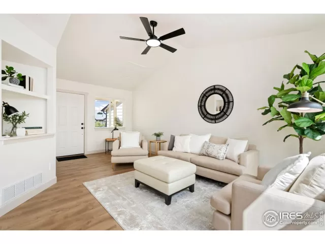 MLS: 1042427 Condo For Sale