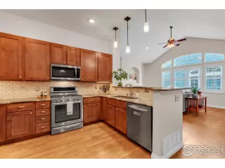 Photo #4: 1042546 Listing 