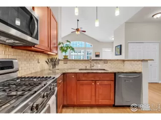 Photo #5: 1042546 Listing 