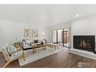 Photo #5: 1042560 Listing