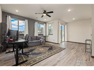Photo #6: 1042630 Listing