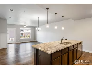 Photo #5: 1042631 Listing