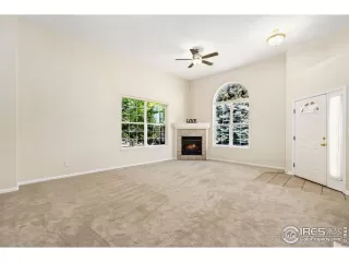 Photo #2: 1042645 Listing