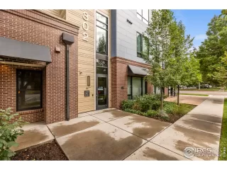 Photo #4: 1042649 Listing